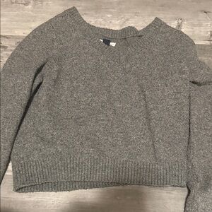 American Eagle v-neck